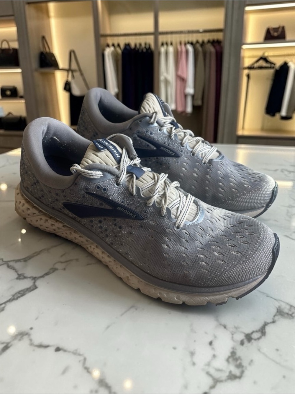 Brooks Glycerin 17 Women’s Gray Plush Cushion Running Sneakers Size 10